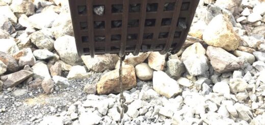 揖斐青黒割栗石の特殊オーダー