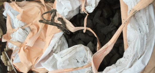 揖斐青黒割栗石 50-100mm