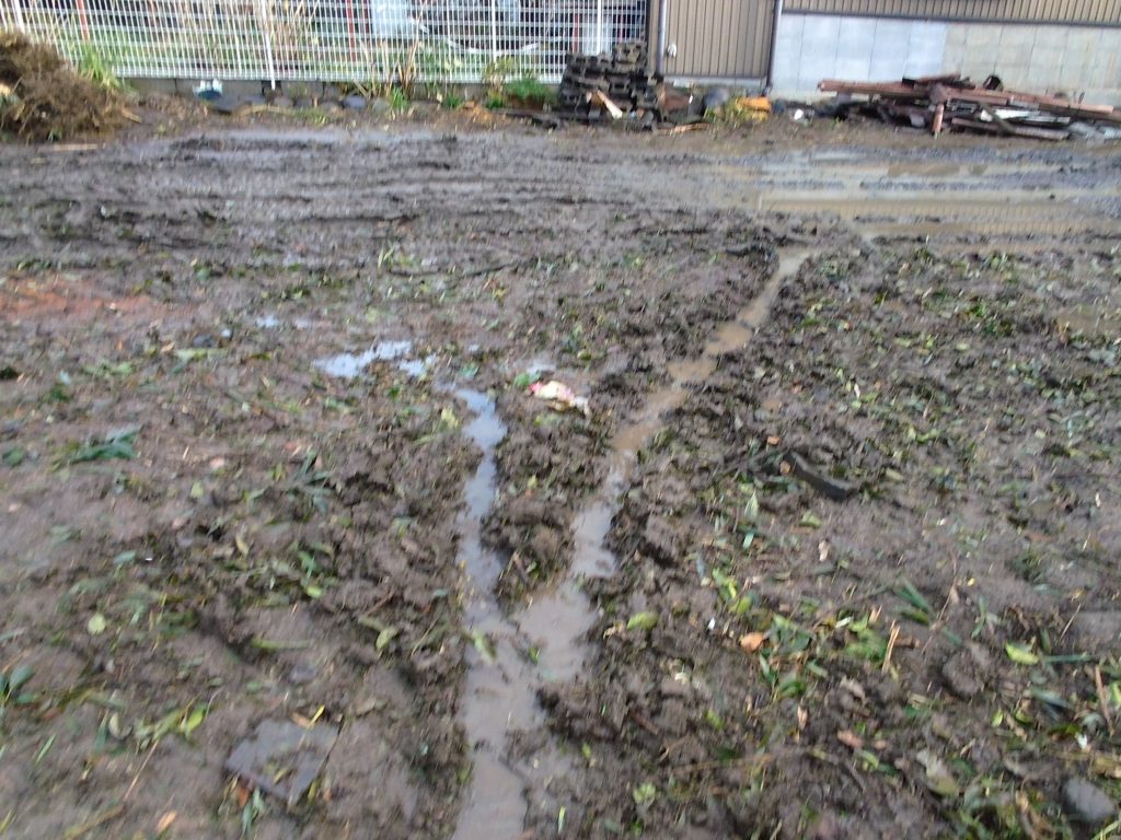 「伐採伐根工事のお手伝い 5日目」 ー揖斐川庭石センターblogー 2 水を逃す