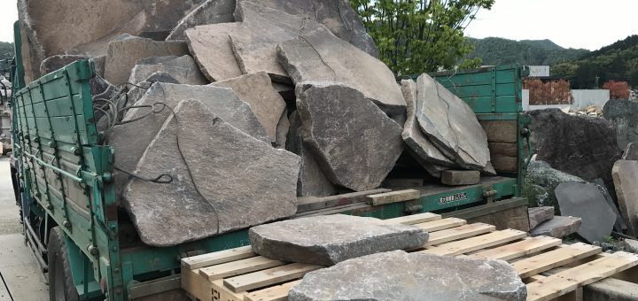 鉄平石大判の仕入れ   ー揖斐川庭石センターblogー