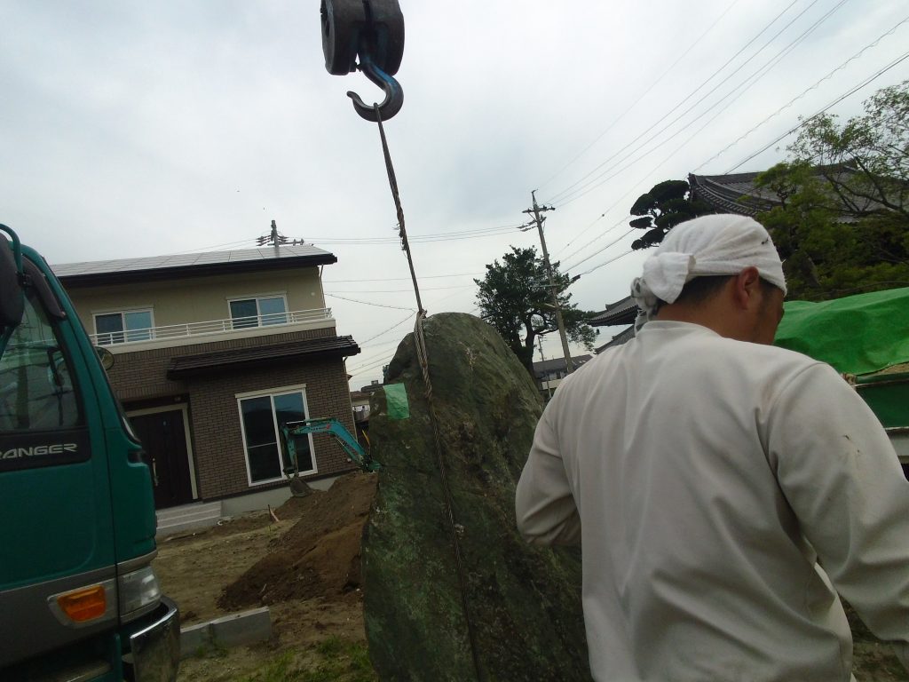 石組みの造園工事のお手伝い ー揖斐川庭石センターblogー 2 IMG 1403