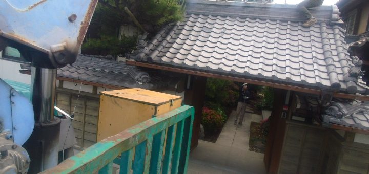 和風門のある邸宅の庭木・庭石の撤去工事(岐阜県)   ー揖斐川庭石センターblogー