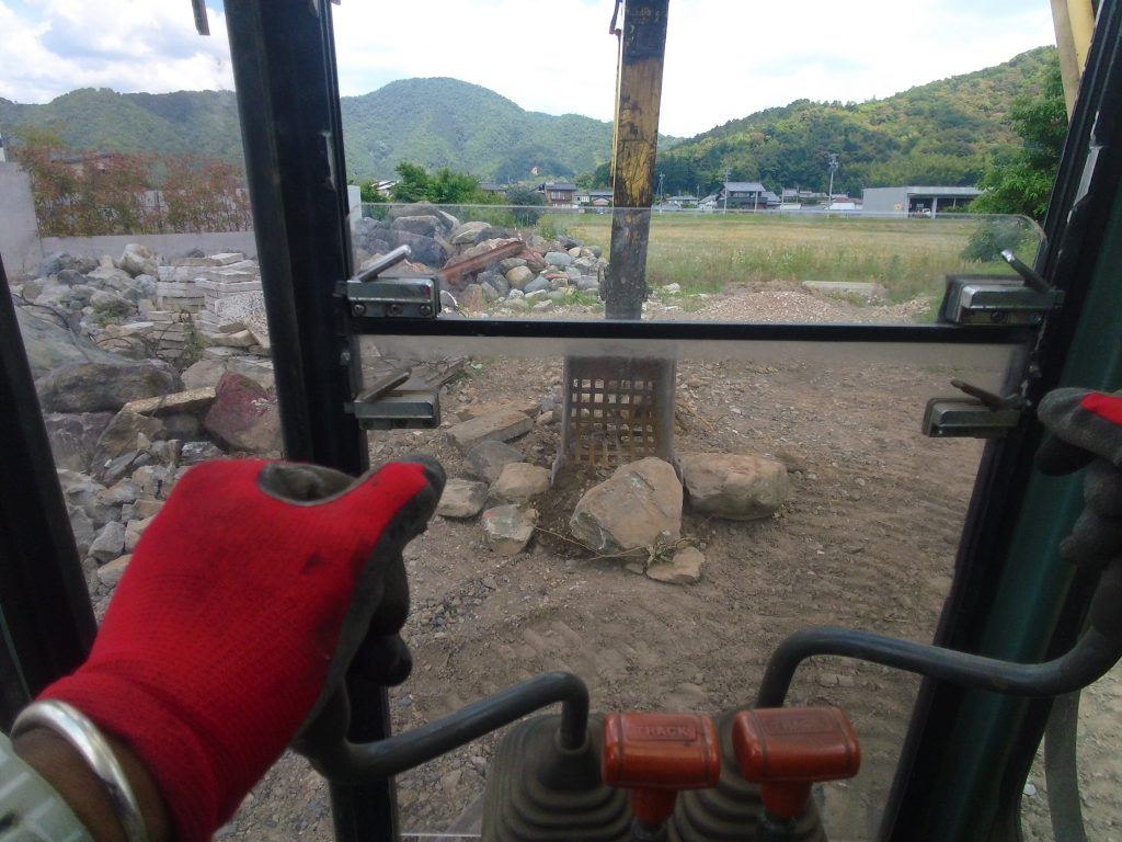 石置き場の庭石の整理 ー揖斐川庭石センターblogー 4 IMG 1983