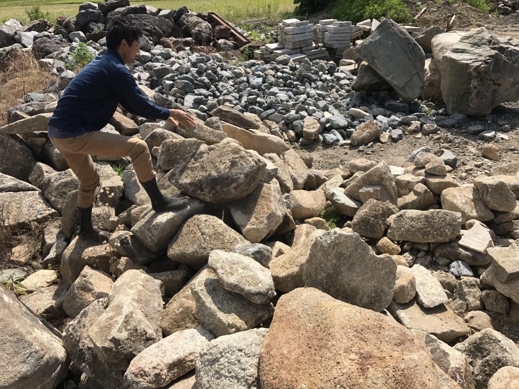 庭解体の見積もり・木曽石積み込み・庭石の写真 ー揖斐川庭石センターblogー 1 木曽石