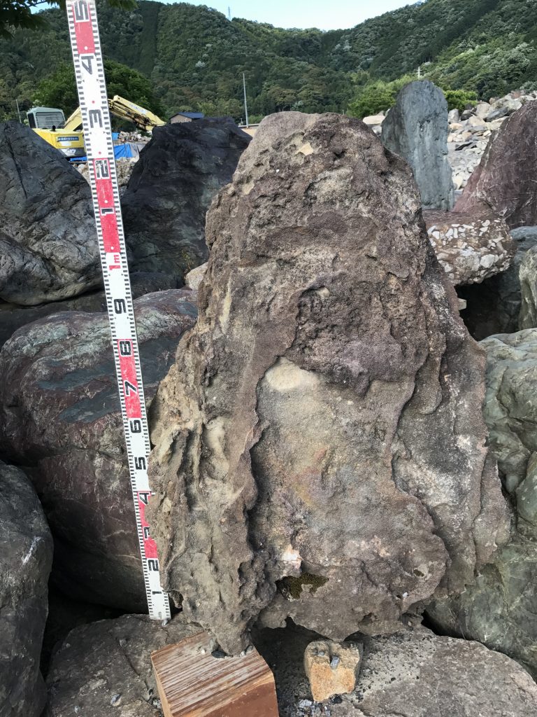庭解体の見積もり・木曽石積み込み・庭石の写真 ー揖斐川庭石センターblogー 7 能登海石