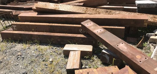 樹脂製枕木・揖斐青白割栗石・物置土間コン打設    ー揖斐川庭石センターblogー