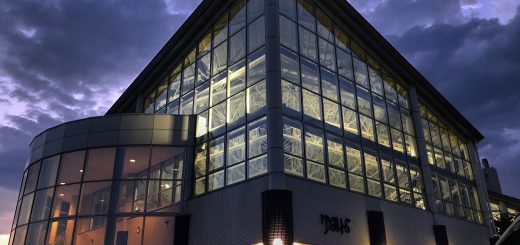 石の仕入れ・通販の出荷・運搬ドライバー   揖斐川庭石センター