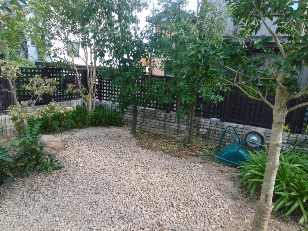 木々に囲まれた、ちょっとした空間ですが、気持ちがいい