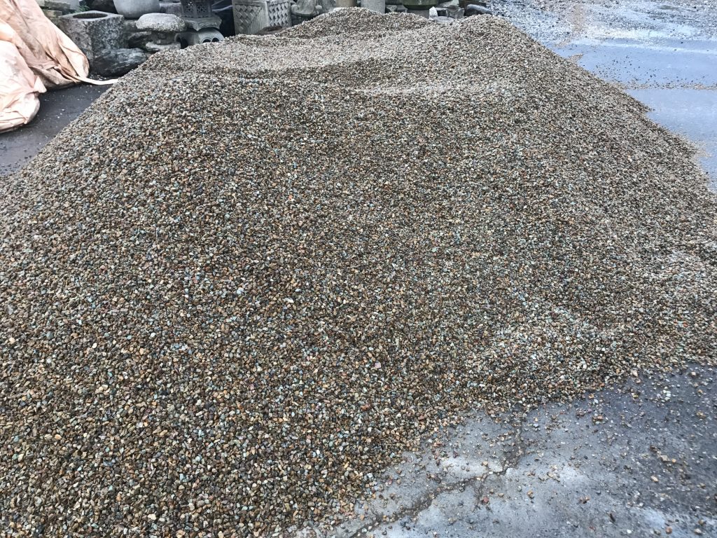 岐阜砂利の5-13mmという細かい砂利