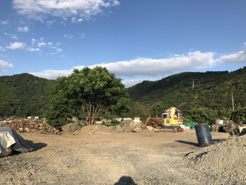 伐採ゴミや残土で山盛りだった場所も、スッキリ！