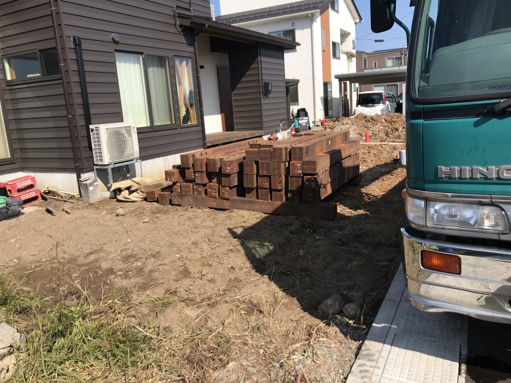 36本の樹脂製枕木は、結構なボリュームです