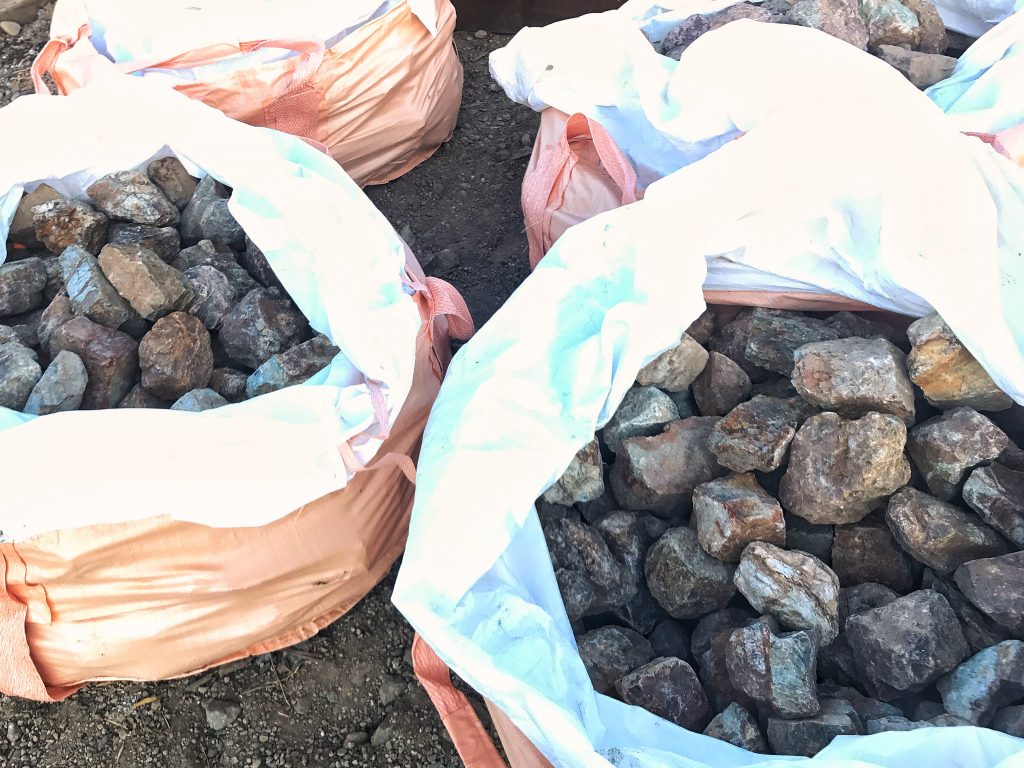 岐阜石割栗石100-200mm(オーダー品)