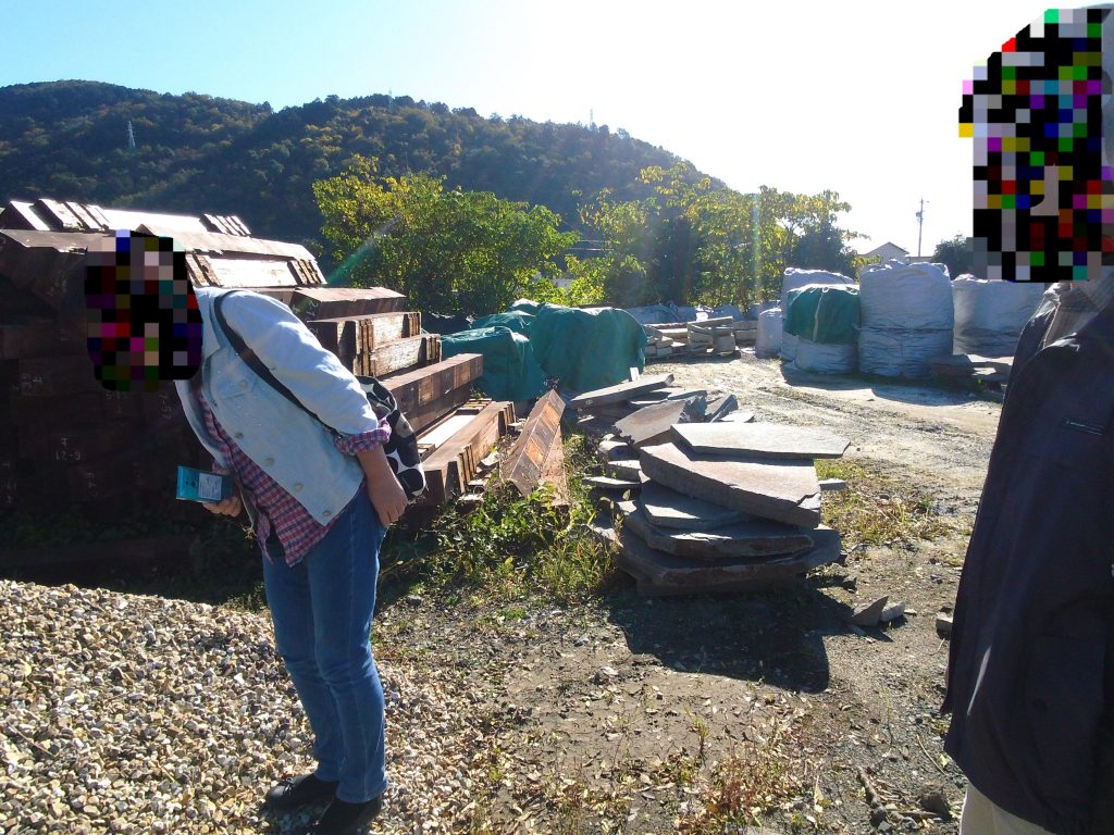 家の周りに敷く防犯砂利に興味があるようです