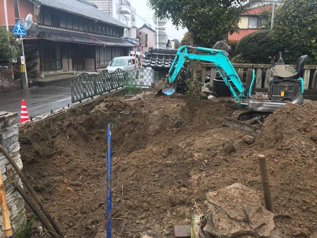 なんとか巨石を据付られました。