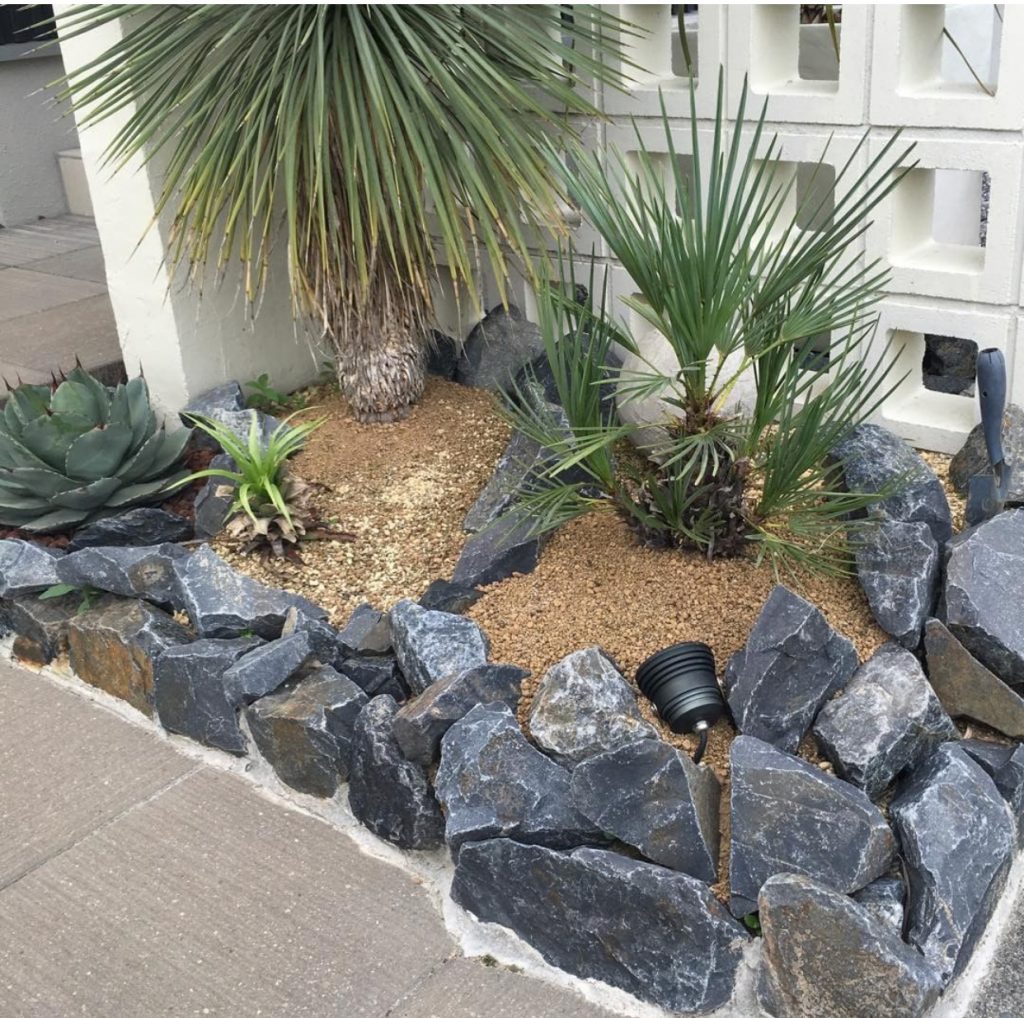 ロックガーデンの作り方 自宅の庭をdiyで作り替えましょう 揖斐川庭石センターblog