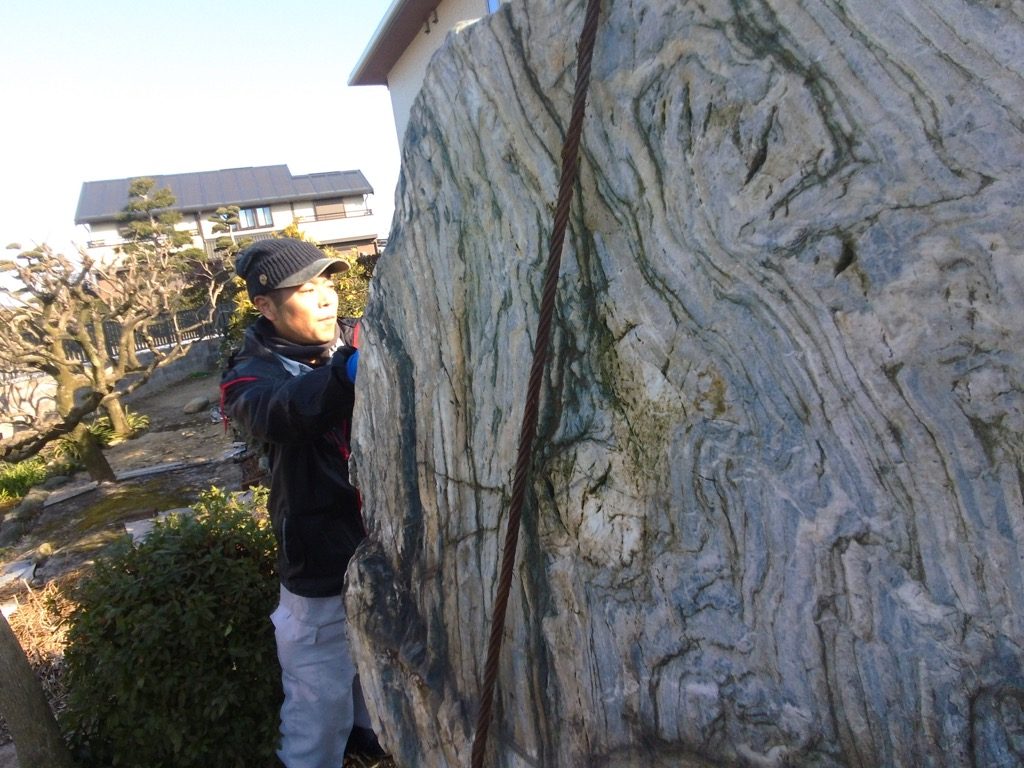 見栄えする石の顔を探しています