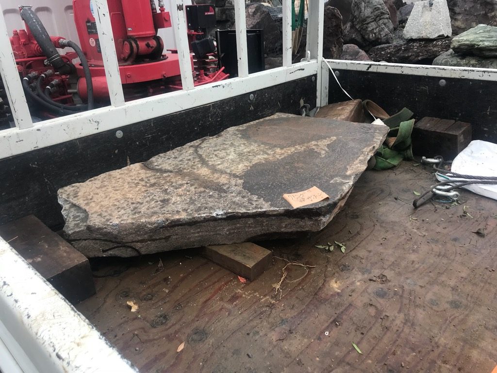 リビングデザインさん、鉄平石をお買い上げ