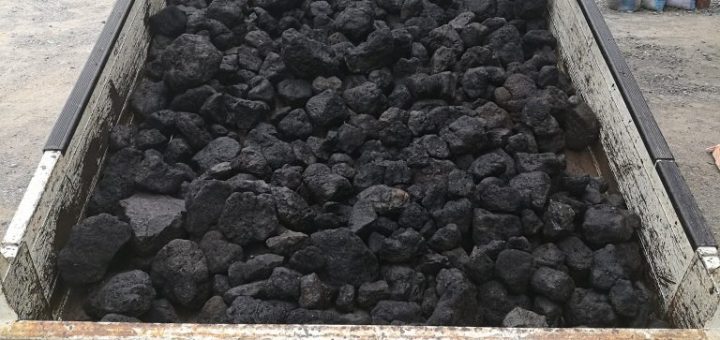 #石紹介 #浅間石 #100-200mm #溶岩 #真っ黒 #とても軽い #苔 #付きやすい #ロックガーデン #土留め #もってこい #庭石 #石同士 #噛み合わせ #固定しやすい #揖斐川庭石センター