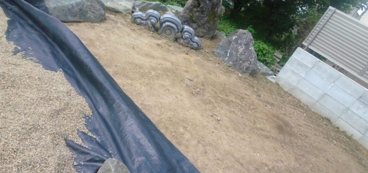 庭に砂利は敷くべき？庭に砂利を敷くメリット・デメリット