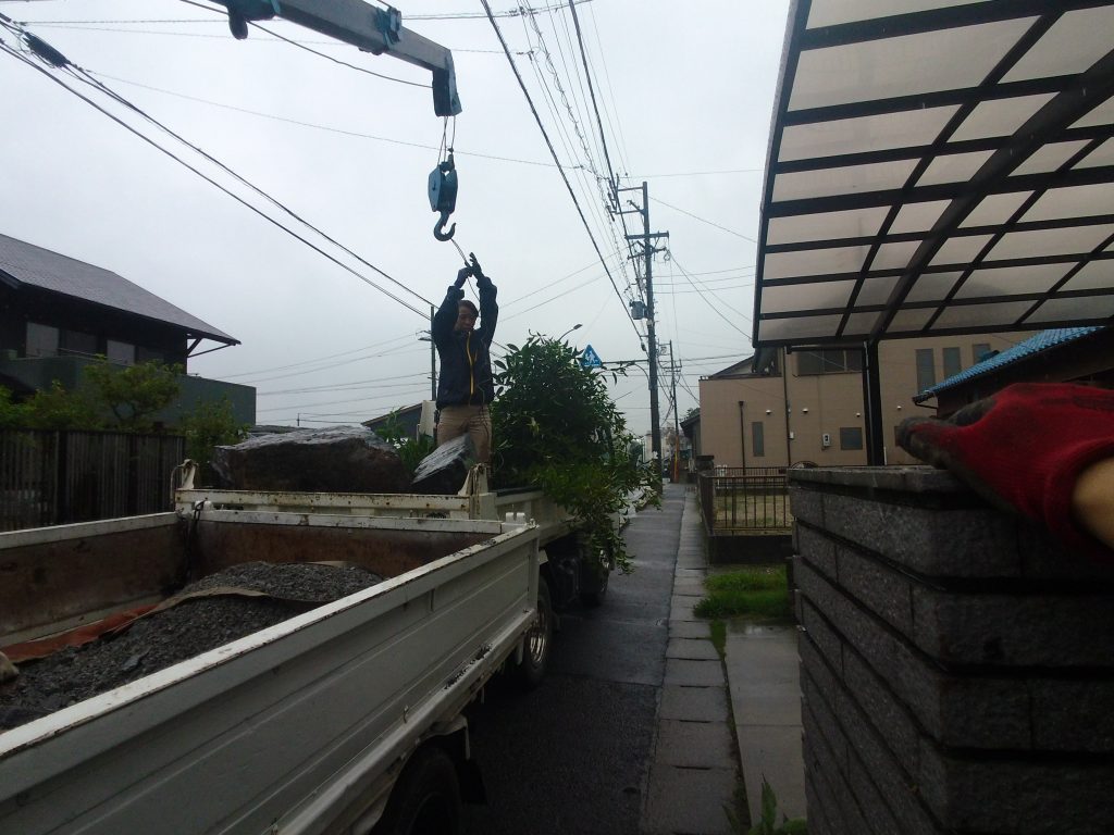 三河地方で庭木・庭石の撤去作業 9 T3971047