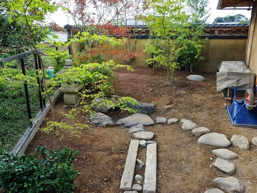 今日はここまで!庭らしくなってきました。