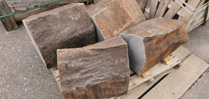 オーダー品 直径30ー35cmの六方石を45cmにカットして4個ほしいというご依頼