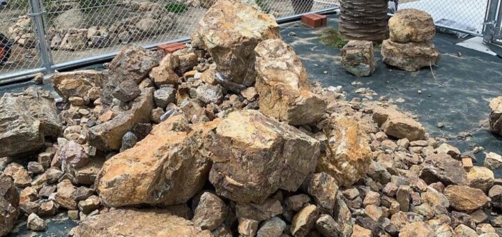 岐阜石割栗石をお買い上げ頂き、1人でボチボチとお庭づくり されています。 その熱量には脱帽です！
