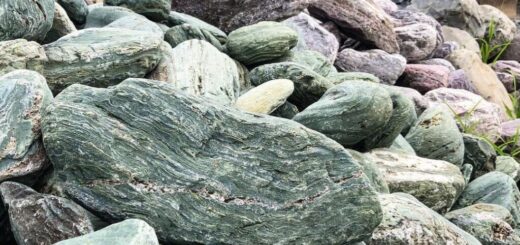 愛知県より、外構工事、造園工事、住宅リフォーム工事をご夫婦で営まれている、兄弟社 さんが、伊勢ごろた石 をお探しで、ご来店いただきました