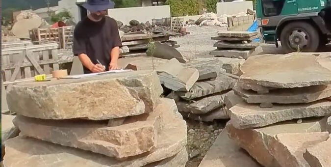 鉄平石大判 入荷しました。