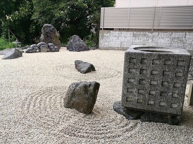 庭石にはどのような種類がある 基本情報も一緒に紹介します 揖斐川庭石センターblog