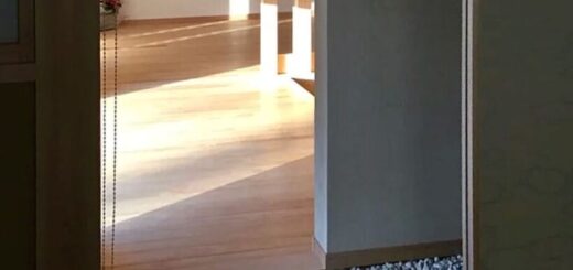 室内に伊予青石の飛石を据え付ける