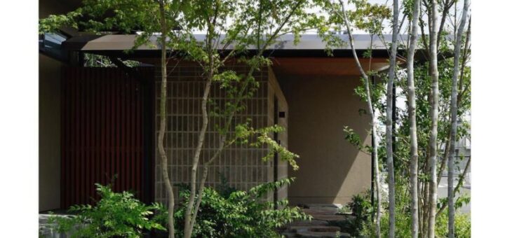 鉄平石大判を使った階段アプローチ