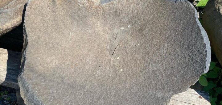 ジャワ鉄平石　水鉢