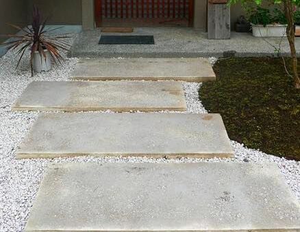 過去の施工例ー三和土風のアプローチ