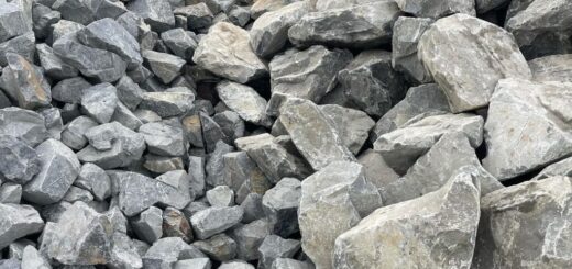 最近問い合わせが多くなった、揖斐青黒割栗石の500mm内外