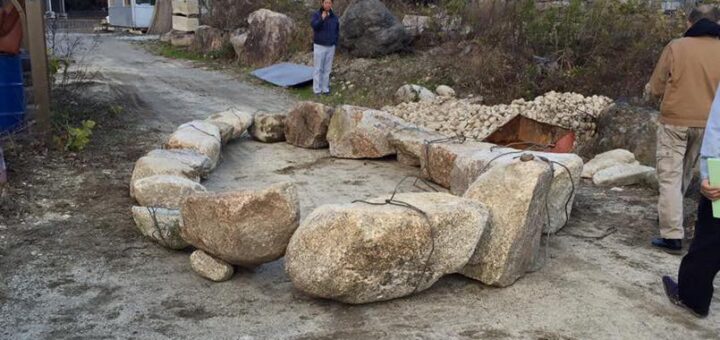 過去の施工例　菰野石の土留め