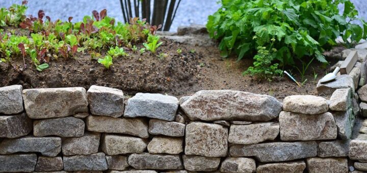 和良石の石積み 家庭菜園