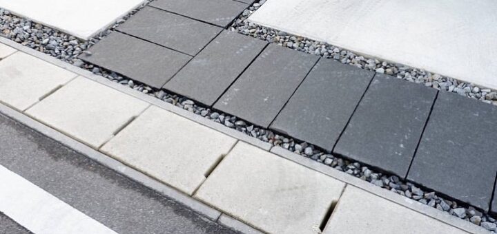 バサルトブラック 1200＊600mm 600＊300 mm をお買い上げ頂いたお客さんがdiyで据え付けた