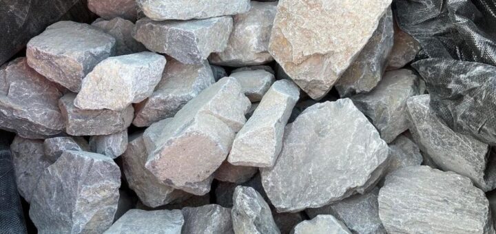 幡豆石小端　150ー250mm が入荷しました。