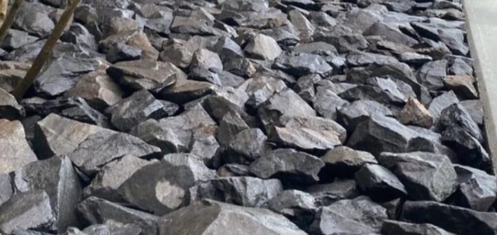 割栗石の敷き詰め