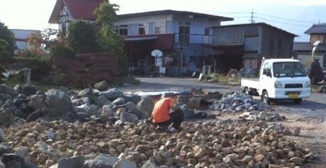 11年くらい前の揖斐川庭石センターの土場の様子