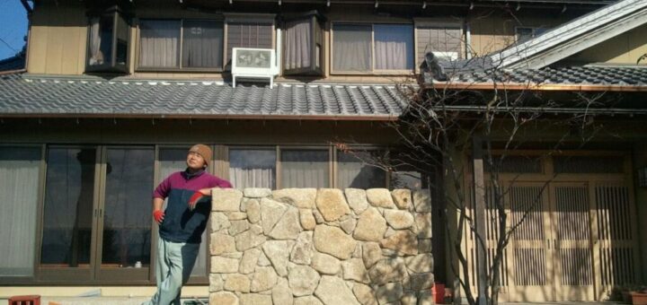 石張りの様な木曽石石積み