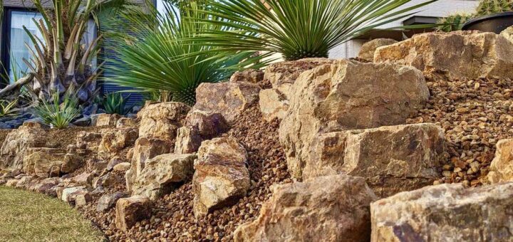 岐阜石のドライガーデン