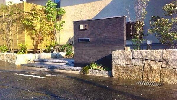 ひるかわ御影石の石積み