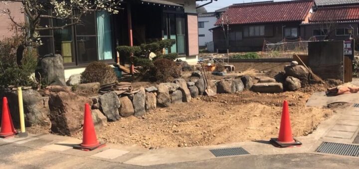 岐阜の庭石屋　庭の一部解体&駐車スペース工事