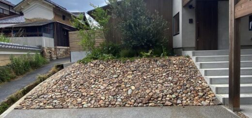 岐阜石割栗石の法面敷き