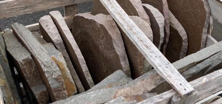 ジャワ鉄平石φ600-900mmが入荷しました