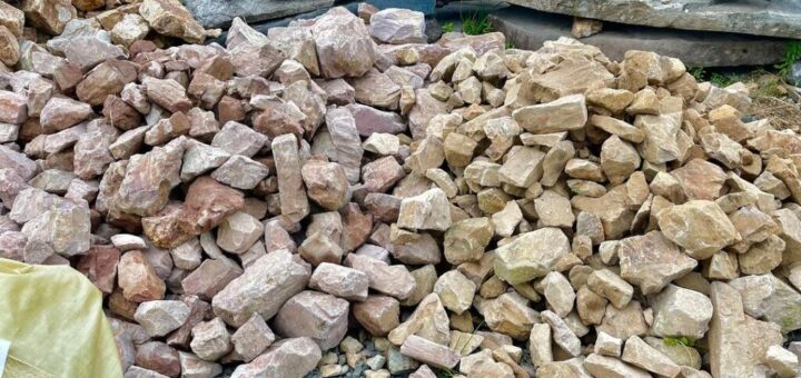 黄華石と山伏石