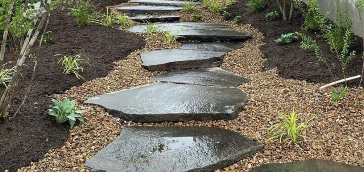 鉄平石大判のアプローチ