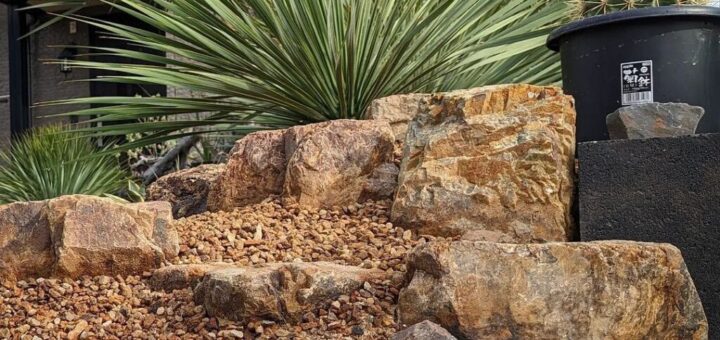 岐阜石を使ったドライガーデン